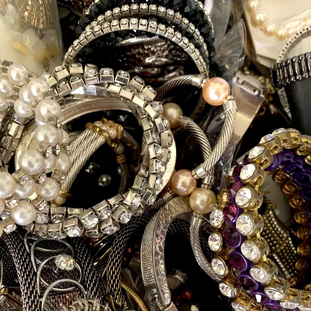 4 LBS Vintage jewelry lot